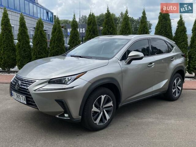 Сірий Лексус НХ, об'ємом двигуна 2 л та пробігом 41 тис. км за 29900 $, фото 1 на Automoto.ua