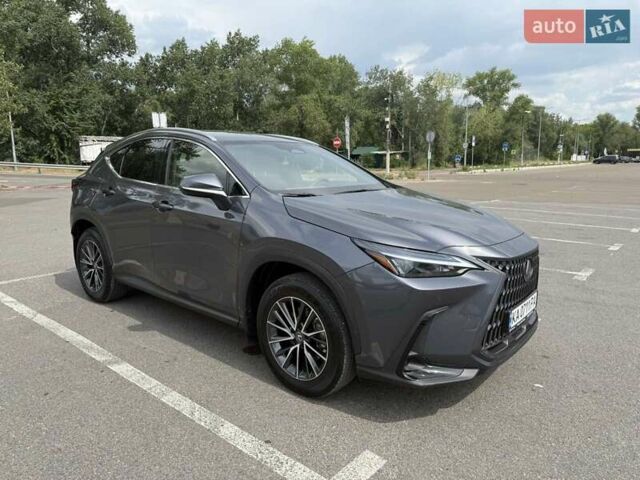Сірий Лексус НХ, об'ємом двигуна 1.99 л та пробігом 1 тис. км за 42700 $, фото 1 на Automoto.ua
