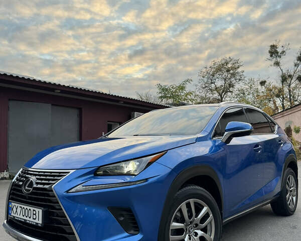 Синій Лексус НХ, об'ємом двигуна 2 л та пробігом 73 тис. км за 33500 $, фото 1 на Automoto.ua