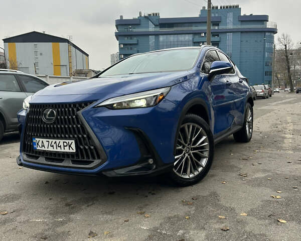 Синий Лексус НХ, объемом двигателя 2.49 л и пробегом 26 тыс. км за 47999 $, фото 1 на Automoto.ua