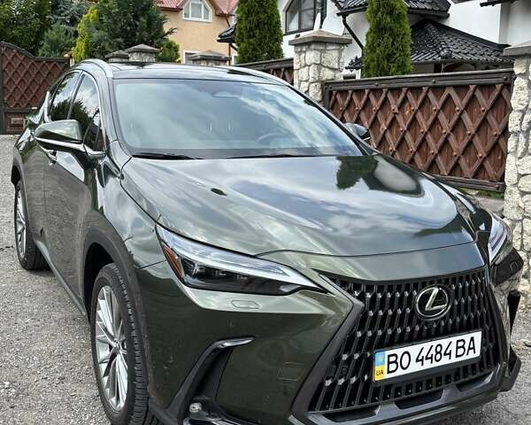 Зелений Лексус НХ, об'ємом двигуна 2.49 л та пробігом 37 тис. км за 61700 $, фото 1 на Automoto.ua