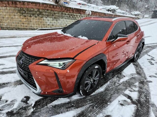 Оранжевый Лексус НХ, объемом двигателя 2 л и пробегом 79 тыс. км за 12500 $, фото 1 на Automoto.ua