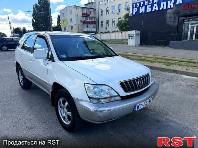 Белый Лексус РХ, объемом двигателя 3 л и пробегом 290 тыс. км за 3000 $, фото 1 на Automoto.ua