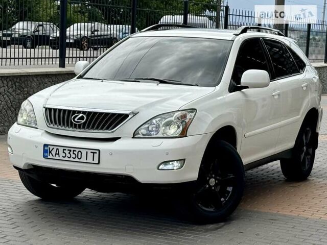 Белый Лексус РХ, объемом двигателя 3.46 л и пробегом 180 тыс. км за 10999 $, фото 1 на Automoto.ua