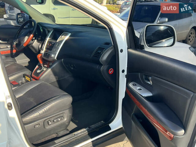 Белый Лексус РХ, объемом двигателя 3.46 л и пробегом 135 тыс. км за 15100 $, фото 1 на Automoto.ua
