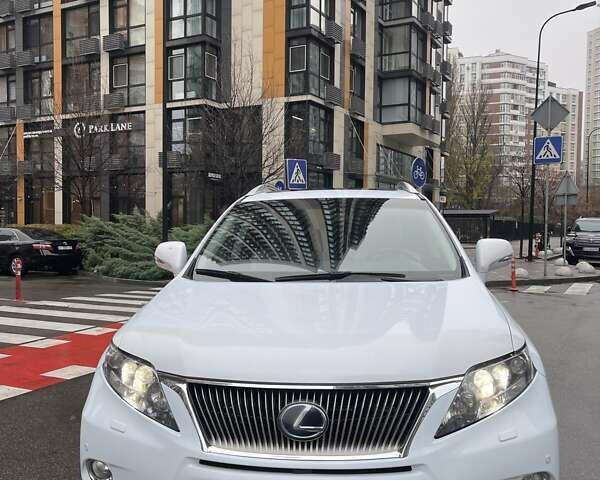 Белый Лексус РХ, объемом двигателя 3.46 л и пробегом 245 тыс. км за 19000 $, фото 1 на Automoto.ua