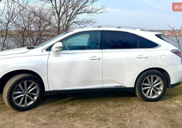 Белый Лексус РХ, объемом двигателя 3.5 л и пробегом 240 тыс. км за 24700 $, фото 1 на Automoto.ua