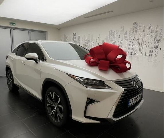 Білий Лексус РХ, об'ємом двигуна 2 л та пробігом 99 тис. км за 30000 $, фото 1 на Automoto.ua