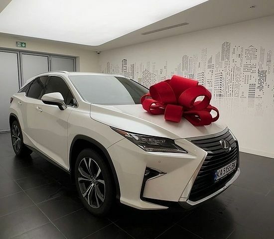 Білий Лексус РХ, об'ємом двигуна 2 л та пробігом 99 тис. км за 30000 $, фото 1 на Automoto.ua