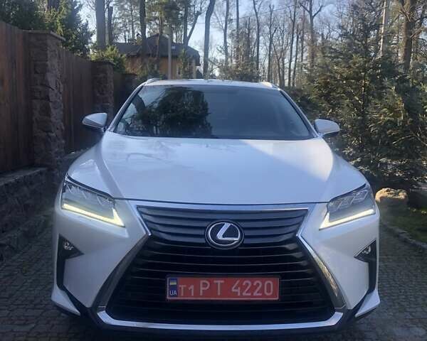 Белый Лексус РХ, объемом двигателя 2 л и пробегом 122 тыс. км за 27500 $, фото 1 на Automoto.ua
