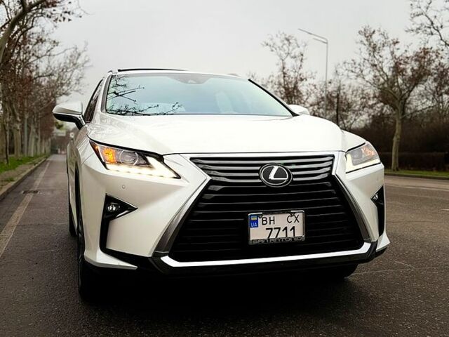 Белый Лексус РХ, объемом двигателя 3.5 л и пробегом 49 тыс. км за 37000 $, фото 1 на Automoto.ua