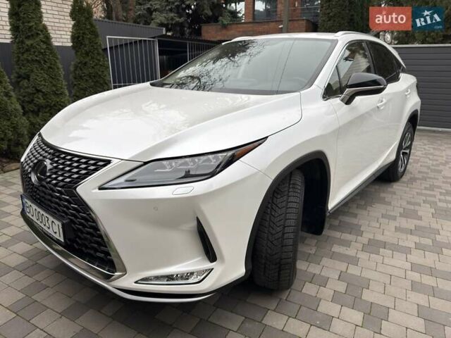Белый Лексус РХ, объемом двигателя 2 л и пробегом 5 тыс. км за 52500 $, фото 1 на Automoto.ua