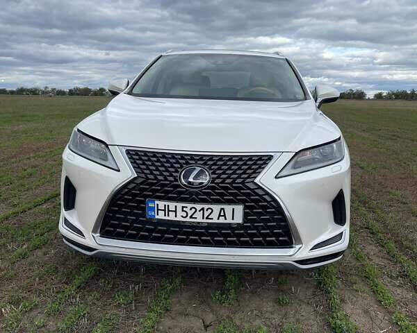 Белый Лексус РХ, объемом двигателя 3.5 л и пробегом 28 тыс. км за 56000 $, фото 1 на Automoto.ua