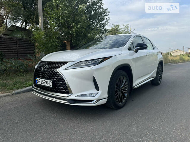 Белый Лексус РХ, объемом двигателя 2 л и пробегом 6 тыс. км за 57500 $, фото 1 на Automoto.ua