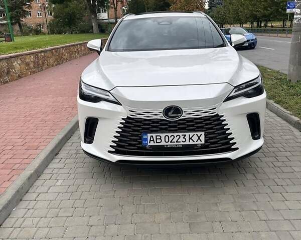 Белый Лексус РХ, объемом двигателя 2.4 л и пробегом 50 тыс. км за 62000 $, фото 1 на Automoto.ua