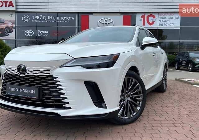 Белый Лексус РХ, объемом двигателя 2.5 л и пробегом 10 тыс. км за 99000 $, фото 1 на Automoto.ua