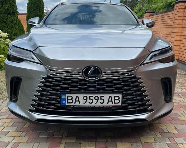 Белый Лексус РХ, объемом двигателя 2.5 л и пробегом 15 тыс. км за 72000 $, фото 1 на Automoto.ua