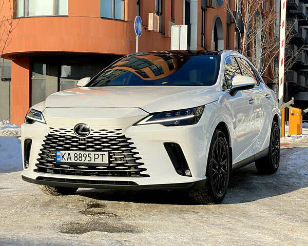 Белый Лексус РХ, объемом двигателя 2.5 л и пробегом 41 тыс. км за 65990 $, фото 1 на Automoto.ua