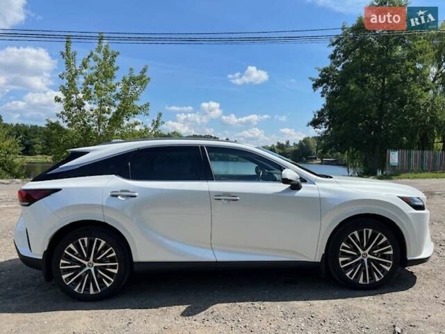 Белый Лексус РХ, объемом двигателя 2.49 л и пробегом 39 тыс. км за 85000 $, фото 1 на Automoto.ua