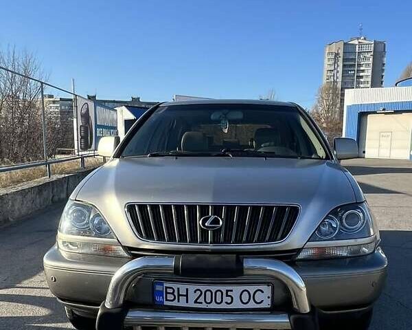 Бежевий Лексус РХ, об'ємом двигуна 3 л та пробігом 286 тис. км за 6200 $, фото 1 на Automoto.ua