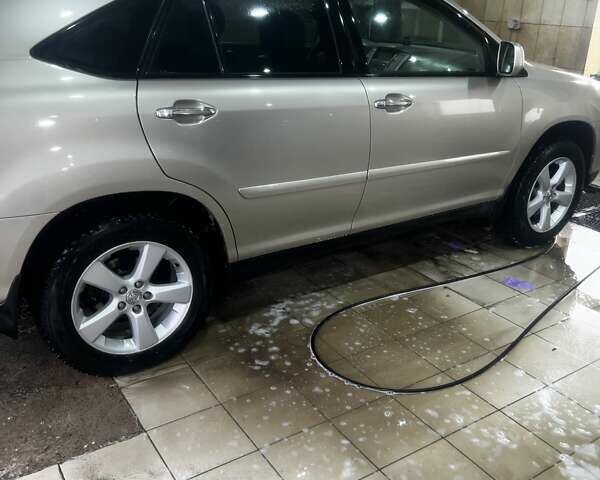 Бежевый Лексус РХ, объемом двигателя 3.3 л и пробегом 340 тыс. км за 7900 $, фото 1 на Automoto.ua