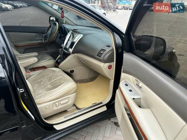 Черный Лексус РХ, объемом двигателя 3.3 л и пробегом 279 тыс. км за 9700 $, фото 1 на Automoto.ua