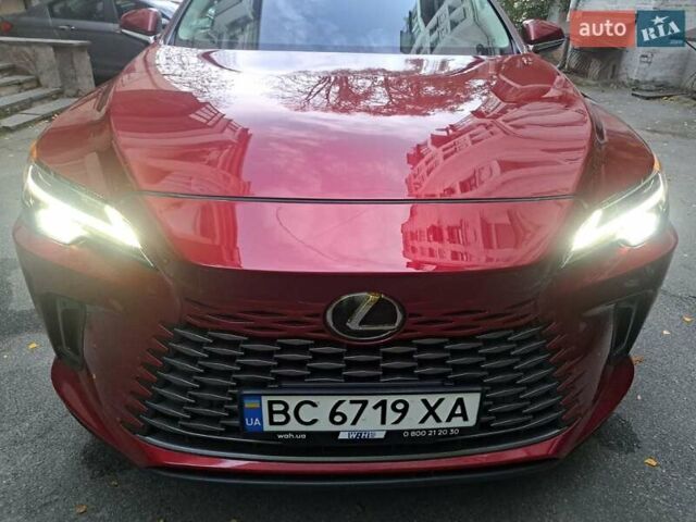 Лексус РХ 2023 в Киеве на Automoto.ua Красный Лексус РХ, объемом двигателя 2.49 л и пробегом 38 тыс. км за 63000 $, фото 1 на Automoto.ua