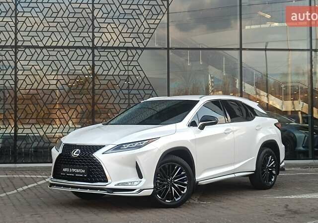 Лексус РХ, объемом двигателя 2 л и пробегом 4 тыс. км за 55565 $, фото 1 на Automoto.ua