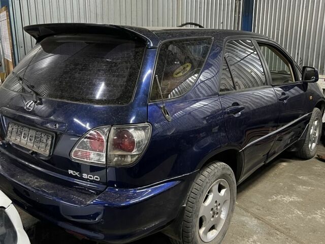 Синий Лексус РХ, объемом двигателя 3 л и пробегом 330 тыс. км за 2500 $, фото 1 на Automoto.ua