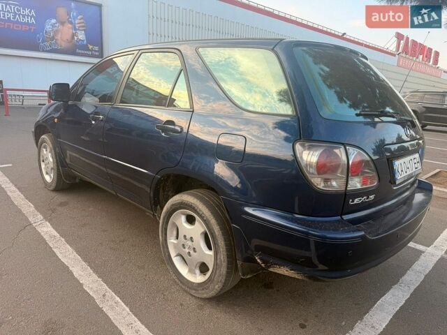 Синий Лексус РХ, объемом двигателя 3 л и пробегом 470 тыс. км за 5500 $, фото 1 на Automoto.ua