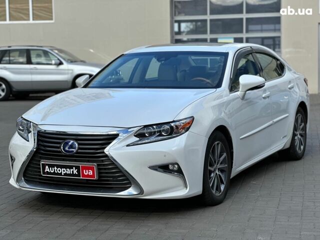 Белый Лексус С 350, объемом двигателя 2.5 л и пробегом 84 тыс. км за 29990 $, фото 1 на Automoto.ua