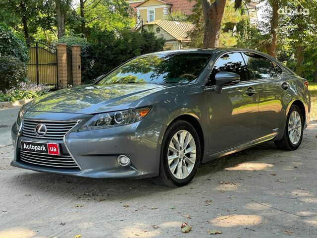 Серый Лексус С 350, объемом двигателя 2.5 л и пробегом 220 тыс. км за 17990 $, фото 1 на Automoto.ua