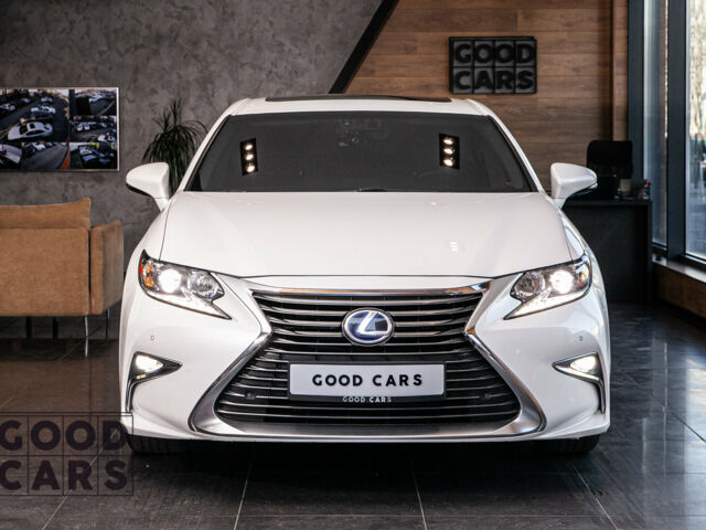 Білий Лексус ES 300, об'ємом двигуна 2.5 л та пробігом 92 тис. км за 28000 $, фото 1 на Automoto.ua