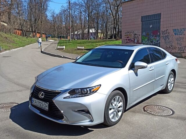 Сірий Лексус ES 300, об'ємом двигуна 2.5 л та пробігом 125 тис. км за 22500 $, фото 1 на Automoto.ua
