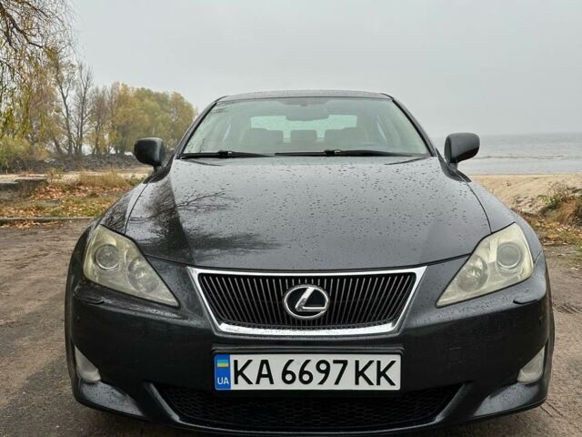 Сірий Лексус IS 220, об'ємом двигуна 2.23 л та пробігом 323 тис. км за 6900 $, фото 1 на Automoto.ua