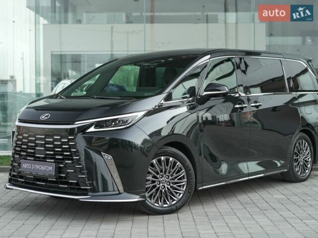 Черный Лексус LM, объемом двигателя 2.49 л и пробегом 2 тыс. км за 117506 $, фото 1 на Automoto.ua