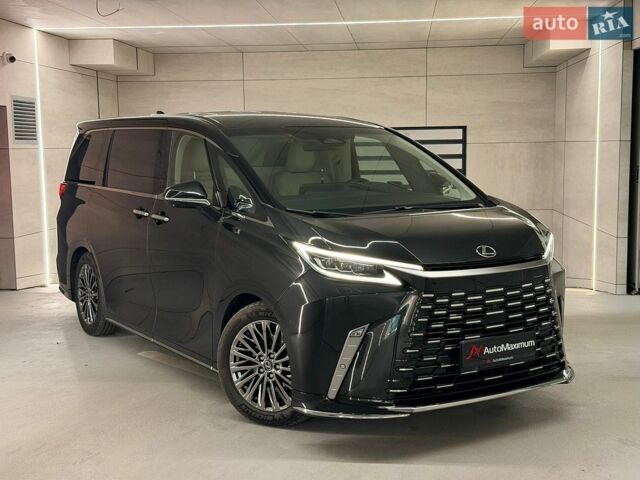 Черный Лексус LM, объемом двигателя 2.49 л и пробегом 7 тыс. км за 145000 $, фото 1 на Automoto.ua