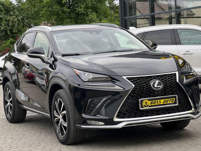 Черный Лексус NX 300, объемом двигателя 2 л и пробегом 130 тыс. км за 27800 $, фото 1 на Automoto.ua