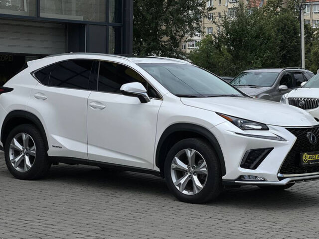 Белый Лексус NX 300h, объемом двигателя 2.5 л и пробегом 104 тыс. км за 33900 $, фото 1 на Automoto.ua