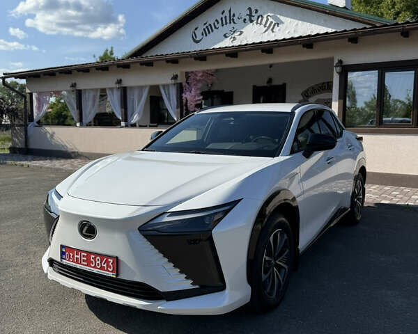 Білий Лексус RZ, об'ємом двигуна 0 л та пробігом 24 тис. км за 43000 $, фото 1 на Automoto.ua
