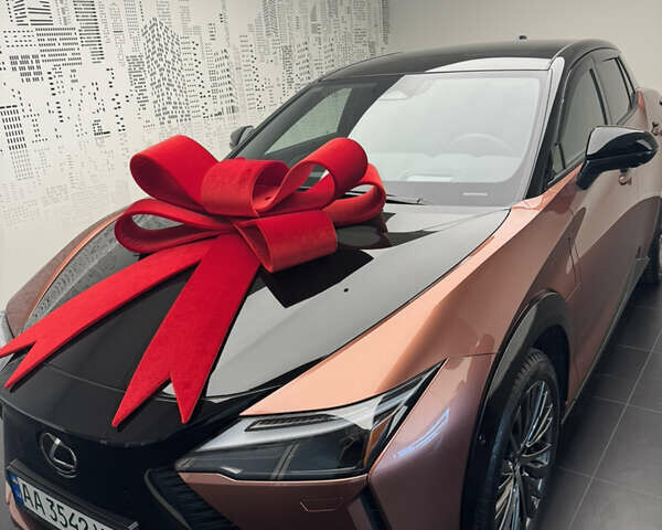 Коричневий Лексус RZ, об'ємом двигуна 0 л та пробігом 16 тис. км за 52000 $, фото 1 на Automoto.ua