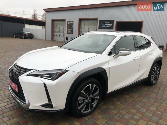 Белый Лексус UX, объемом двигателя 1.99 л и пробегом 79 тыс. км за 25500 $, фото 1 на Automoto.ua