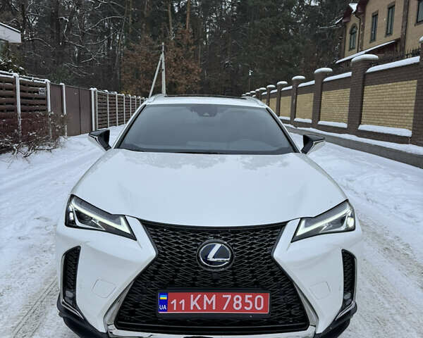 Белый Лексус UX, объемом двигателя 1.99 л и пробегом 42 тыс. км за 27900 $, фото 1 на Automoto.ua
