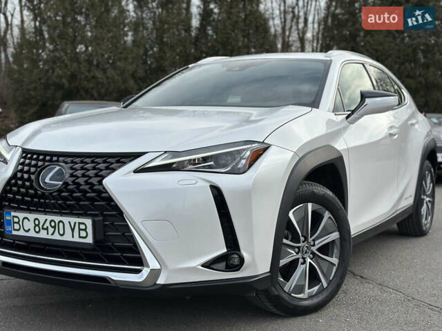Білий Лексус UX, об'ємом двигуна 0 л та пробігом 27 тис. км за 24087 $, фото 1 на Automoto.ua