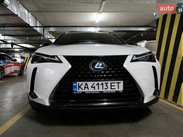 Білий Лексус UX, об'ємом двигуна 2 л та пробігом 57 тис. км за 36500 $, фото 1 на Automoto.ua