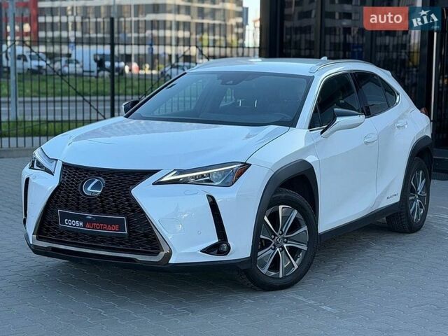 Белый Лексус UX, объемом двигателя 0 л и пробегом 40 тыс. км за 20900 $, фото 1 на Automoto.ua