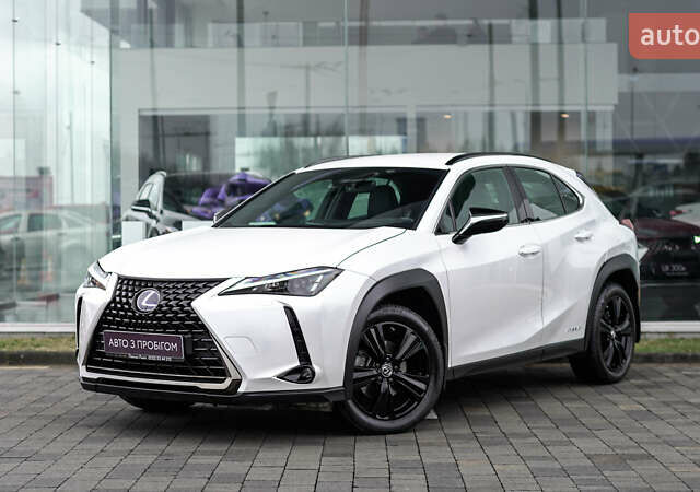 Білий Лексус UX, об'ємом двигуна 2 л та пробігом 60 тис. км за 35690 $, фото 1 на Automoto.ua