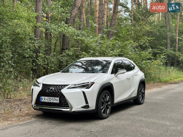 Білий Лексус UX, об'ємом двигуна 1.99 л та пробігом 16 тис. км за 34000 $, фото 1 на Automoto.ua