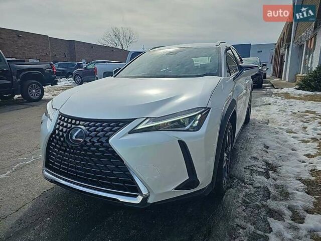 Білий Лексус UX, об'ємом двигуна 2 л та пробігом 3 тис. км за 14900 $, фото 1 на Automoto.ua