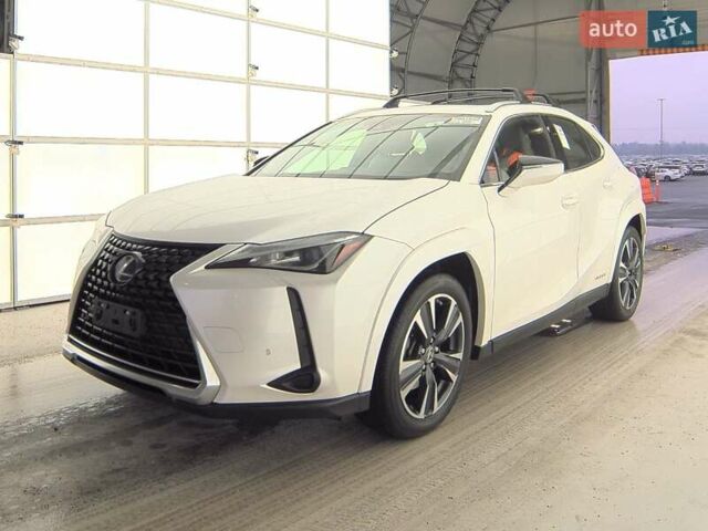 Белый Лексус UX, объемом двигателя 2 л и пробегом 60 тыс. км за 15300 $, фото 1 на Automoto.ua